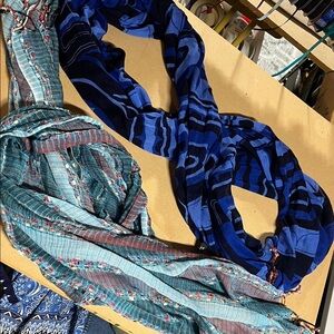 Bundle of 2 gorgeous spring scarves! Like new condition